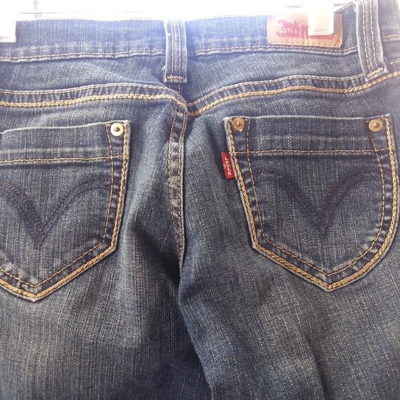 Womens Levi jeans - Picture 6 of 6
